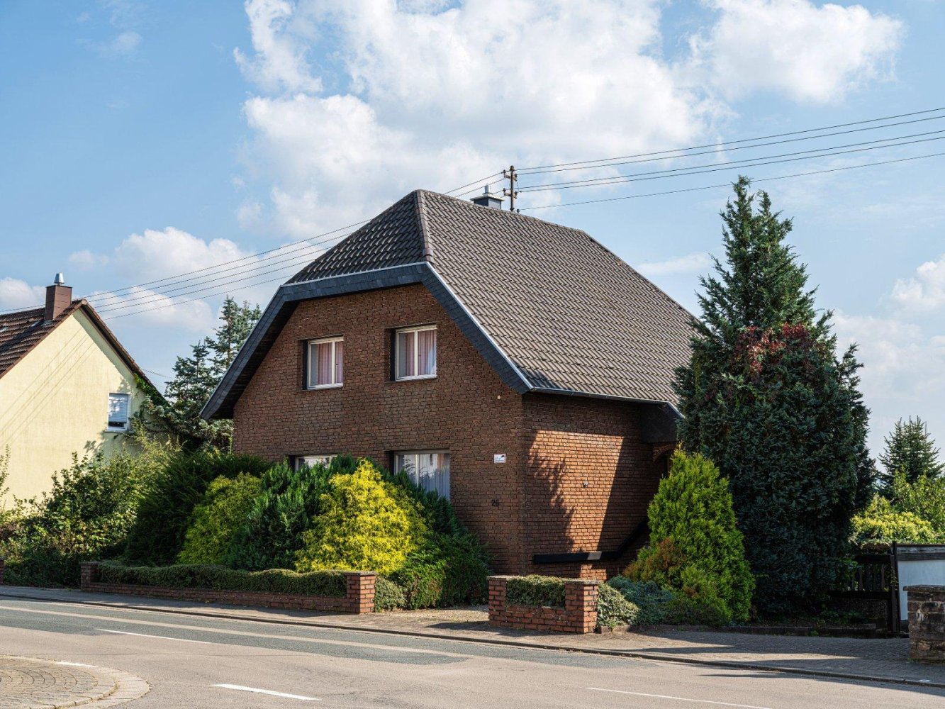 Таунхаус с 11 комнатами в Саарбрюккен, Германия № 237057