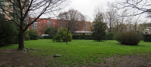 5 rooms Apartment in Milan, Italy No. 331500 4