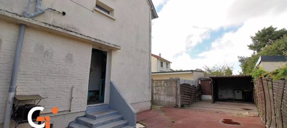 5 rooms Apartment in Dieppe, France No. 359492 3