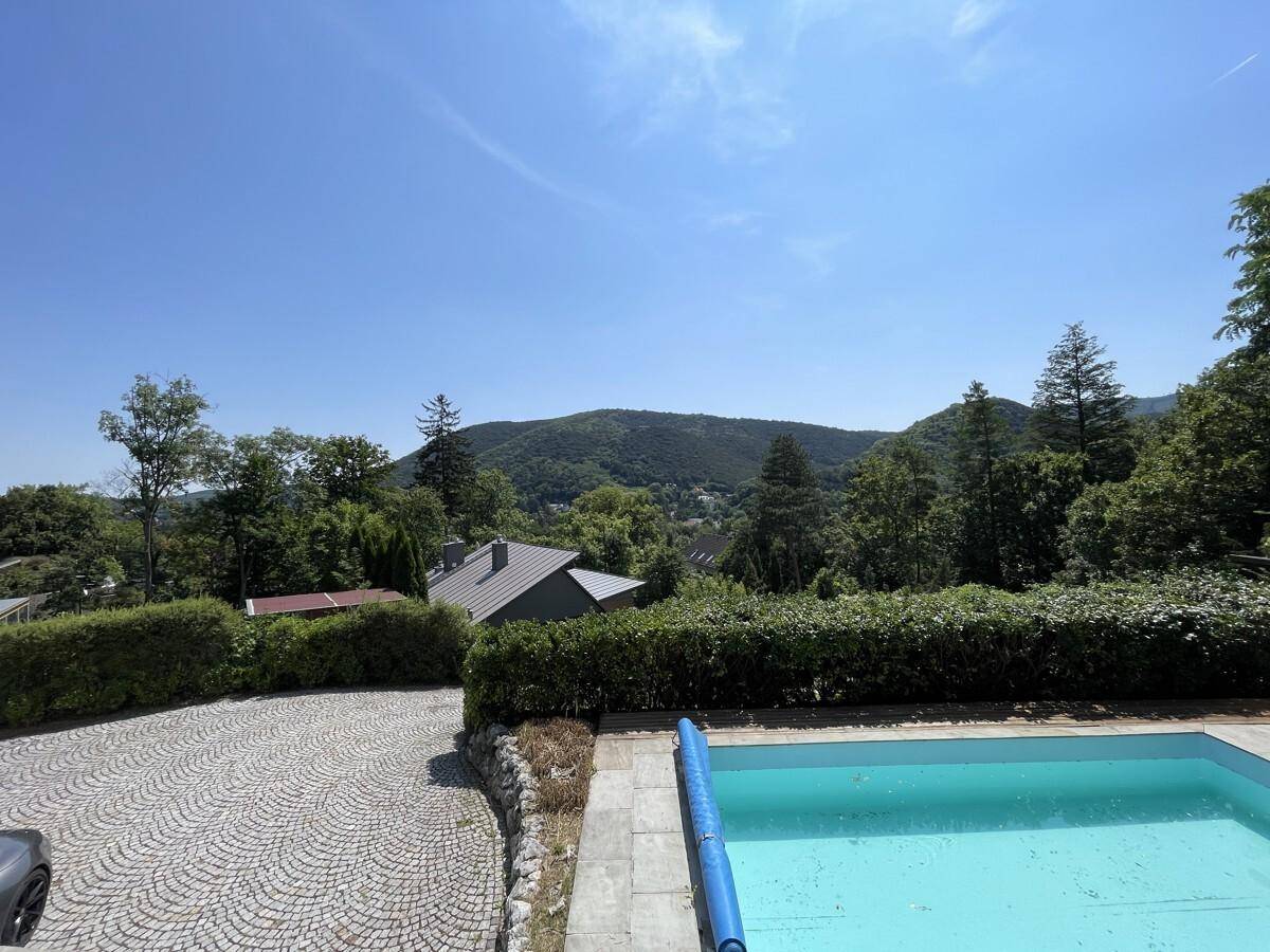 Villa de 9 habitaciónes en Hinterbruhl, Austria No. 211320