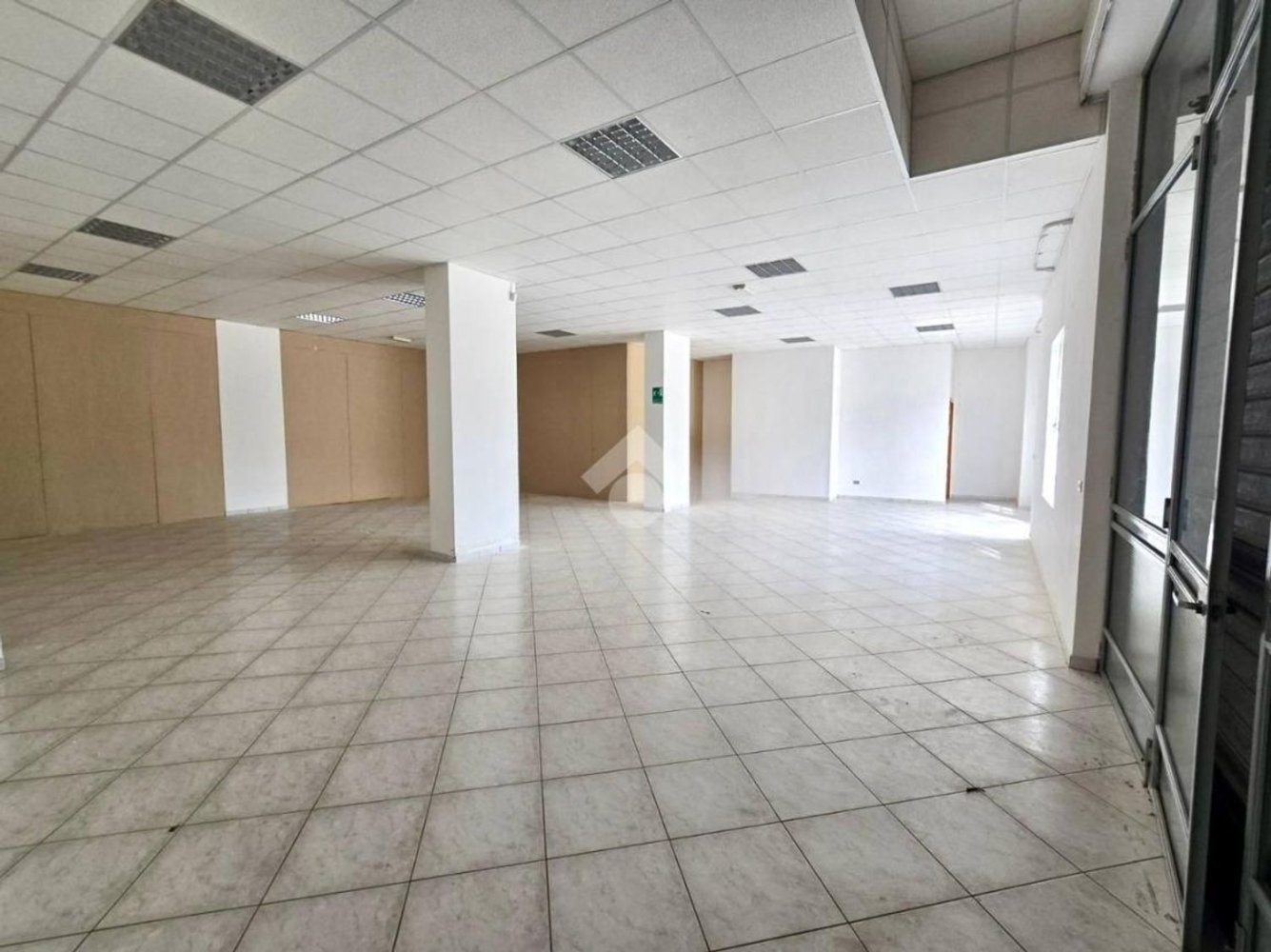 Armazém em Notaresco, Italy 309 m² N.º 362796