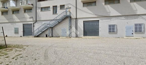 Armazém em Notaresco, Italy 309 m² N.º 362796 3