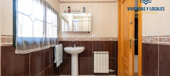 4 Schlafzimmer Haus in Jun, Spain, Nr. 94988 46