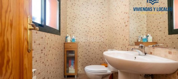 4 Schlafzimmer Haus in Jun, Spain, Nr. 94988 30