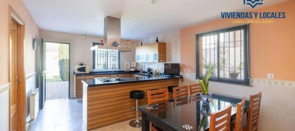 4 Schlafzimmer Haus in Jun, Spain, Nr. 94988 24