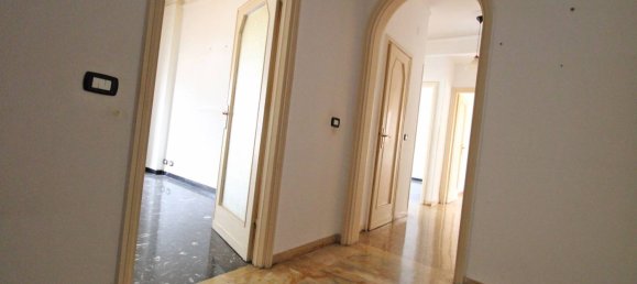 2 bedrooms Apartment in Genoa, Italy No. 313357 13