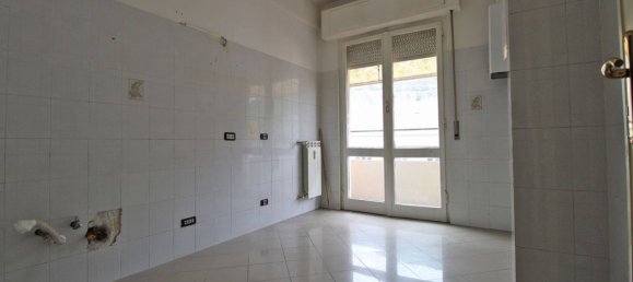 2 bedrooms Apartment in Genoa, Italy No. 313357 10