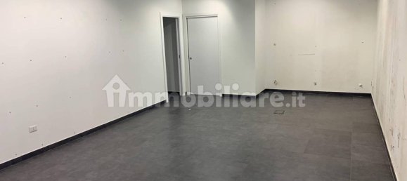 5 rooms Commercial property in Naples, Italy No. 317440 3