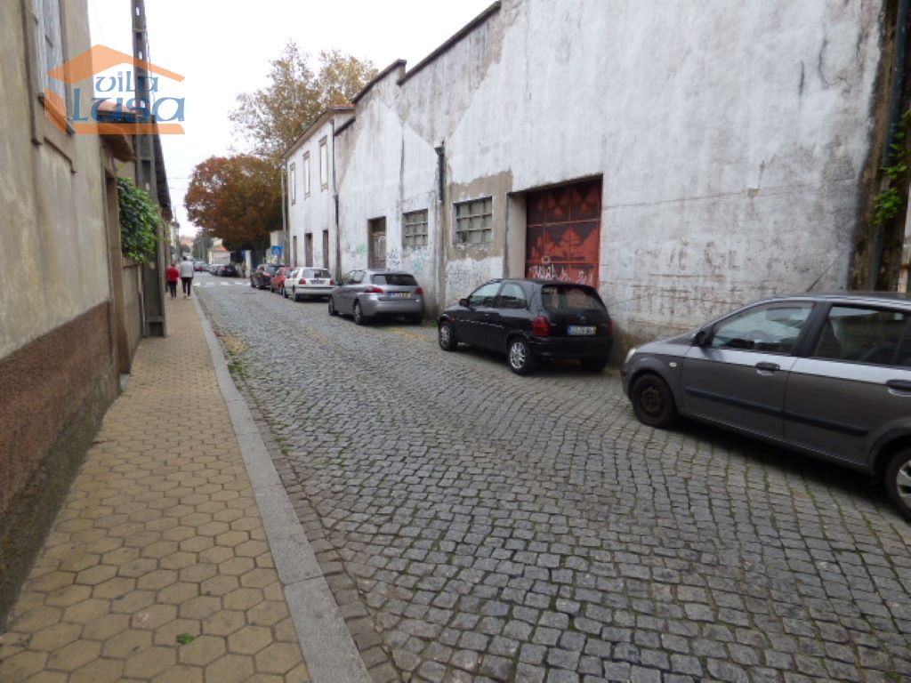 690m² Building in Vila Nova de Gaia, Portugal No. 83620