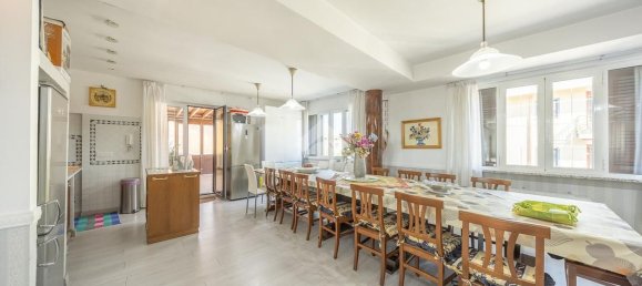 3 rooms Apartment in Rome, Italy No. 270359 3