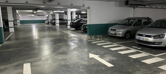 4 bedrooms Apartment in Lisbon, Portugal No. 132245 4