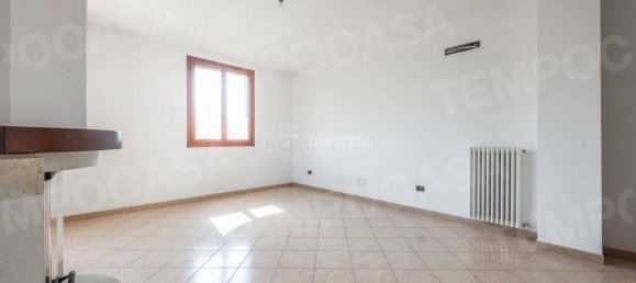 2 bedrooms Apartment in Collecchio, Italy No. 333337 2
