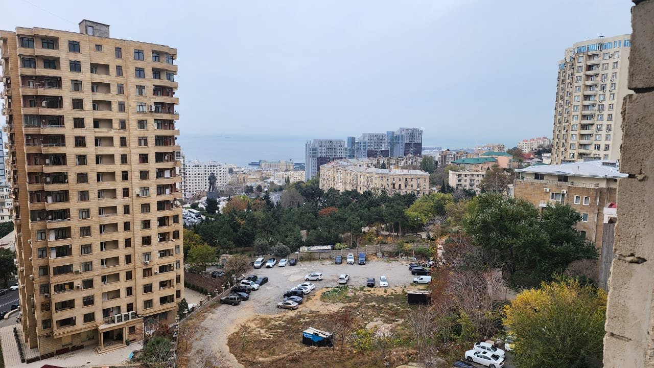 3 Schlafzimmer Wohnung in Jasamal, Azerbaijan, Nr. 1888