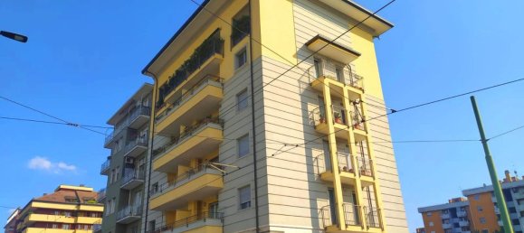Apartamento T2 em Milan, Italy N.º 338118 2