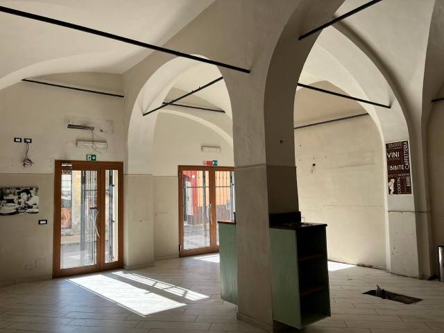 Gewerbliche Immobilie in Diano Marina, Italy 150m², Nr. 108163