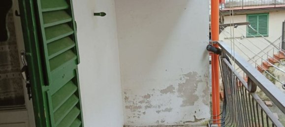 5 rooms Apartment in Montevarchi, Italy No. 160938 9