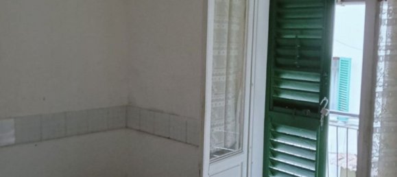 5 rooms Apartment in Montevarchi, Italy No. 160938 15
