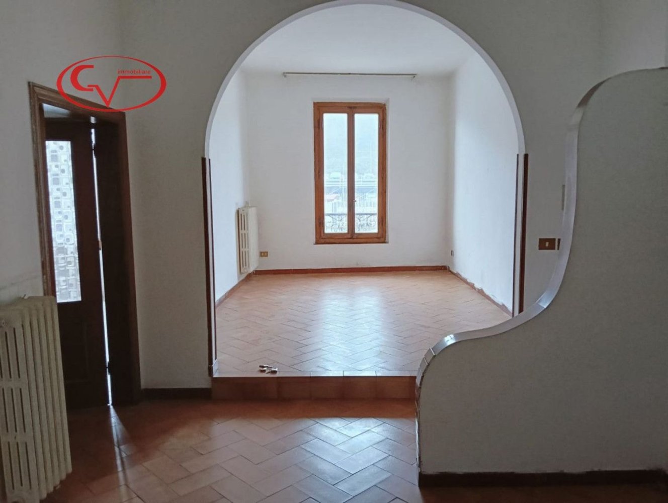 5 rooms Apartment in Montevarchi, Italy No. 160938