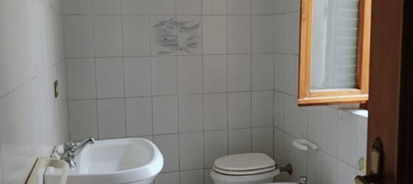 5 rooms Apartment in Montevarchi, Italy No. 160938 13