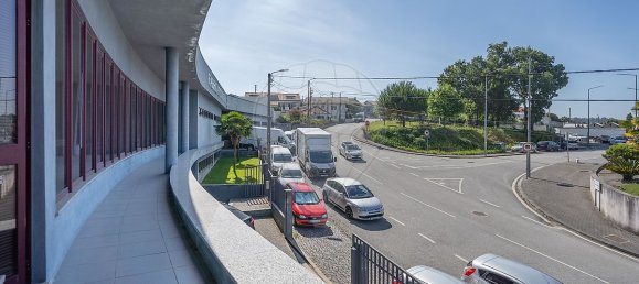 Propiedad comercial en Pacos de Ferreira, Portugal 1076 m² No. 52113 21