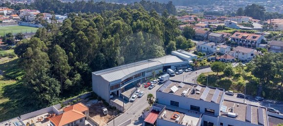 Propiedad comercial en Pacos de Ferreira, Portugal 1076 m² No. 52113 2