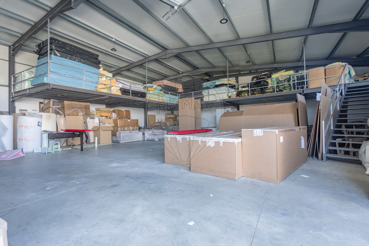 Propiedad comercial en Pacos de Ferreira, Portugal 1076 m² No. 52113