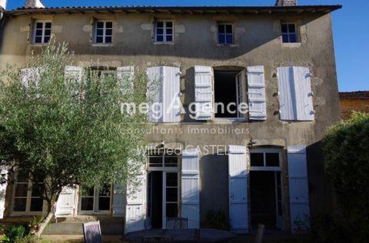 6 Schlafzimmer Haus in Melle, France, Nr. 25539