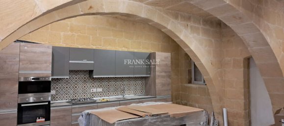 3 bedrooms Apartment in Gharb, Malta No. 11650 2