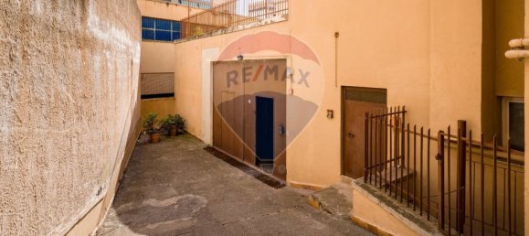 1-Zimmer Gewerbliche Immobilie in Palermo, Italy, Nr. 45088 13