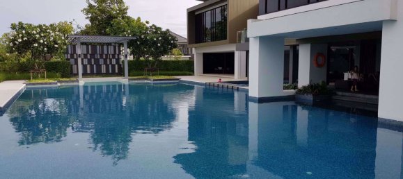 Casa de 3 dormitorios en Bang Na, Thailand No. 10142 15