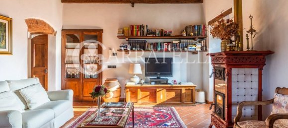 4 bedrooms House in Cortona, Italy No. 84273 5