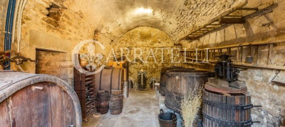 4 bedrooms House in Cortona, Italy No. 84273 17