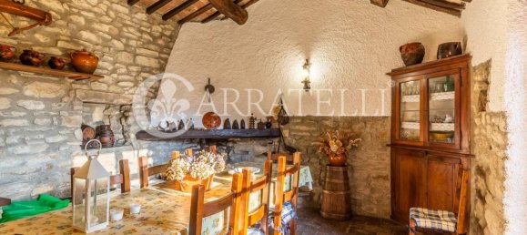 4 bedrooms House in Cortona, Italy No. 84273 16