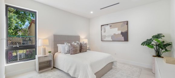 4 bedrooms Villa for sale in Miami, Miami-Dade, Florida, USA № 614193 16