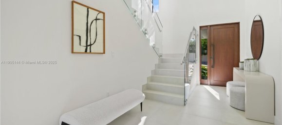 4 bedrooms Villa for sale in Miami, Miami-Dade, Florida, USA № 614193 2