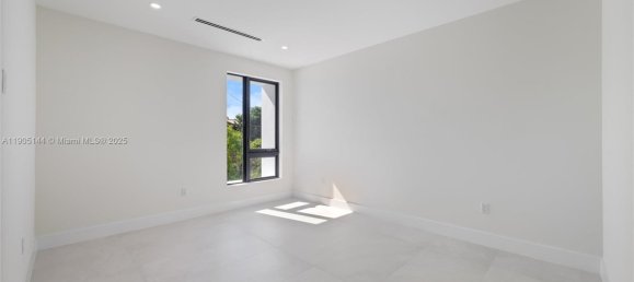 4 bedrooms Villa for sale in Miami, Miami-Dade, Florida, USA № 614193 24