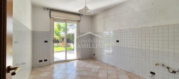 3-salle Appartement à Sanremo, Italy No. 265726 8