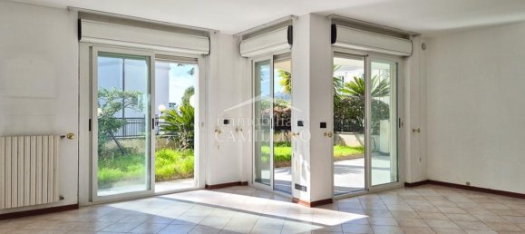 3-salle Appartement à Sanremo, Italy No. 265726 4