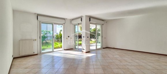 3-salle Appartement à Sanremo, Italy No. 265726 3