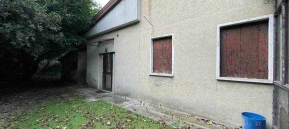 4 rooms House in Treviso, Italy No. 102412 28