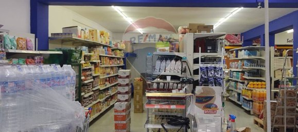 2غرفة عقار تجاري في Caltagirone, Italy رقم 232466 3