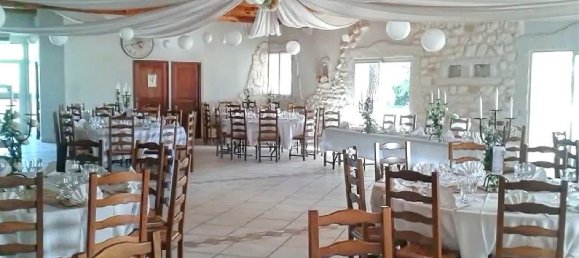 3 bedrooms House in Arles, France No. 205424 4