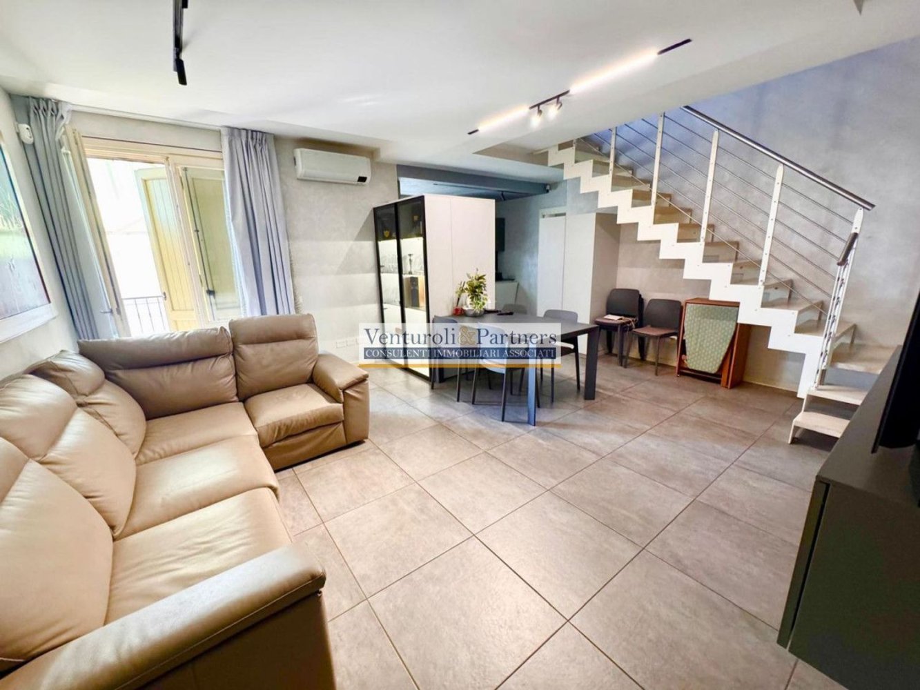 3-salle Duplex à Mazzano, Italy No. 270718