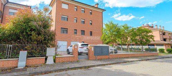 Квартира с 3 комнатами в Кастельфранко Эмилия, Италия № 173938 5