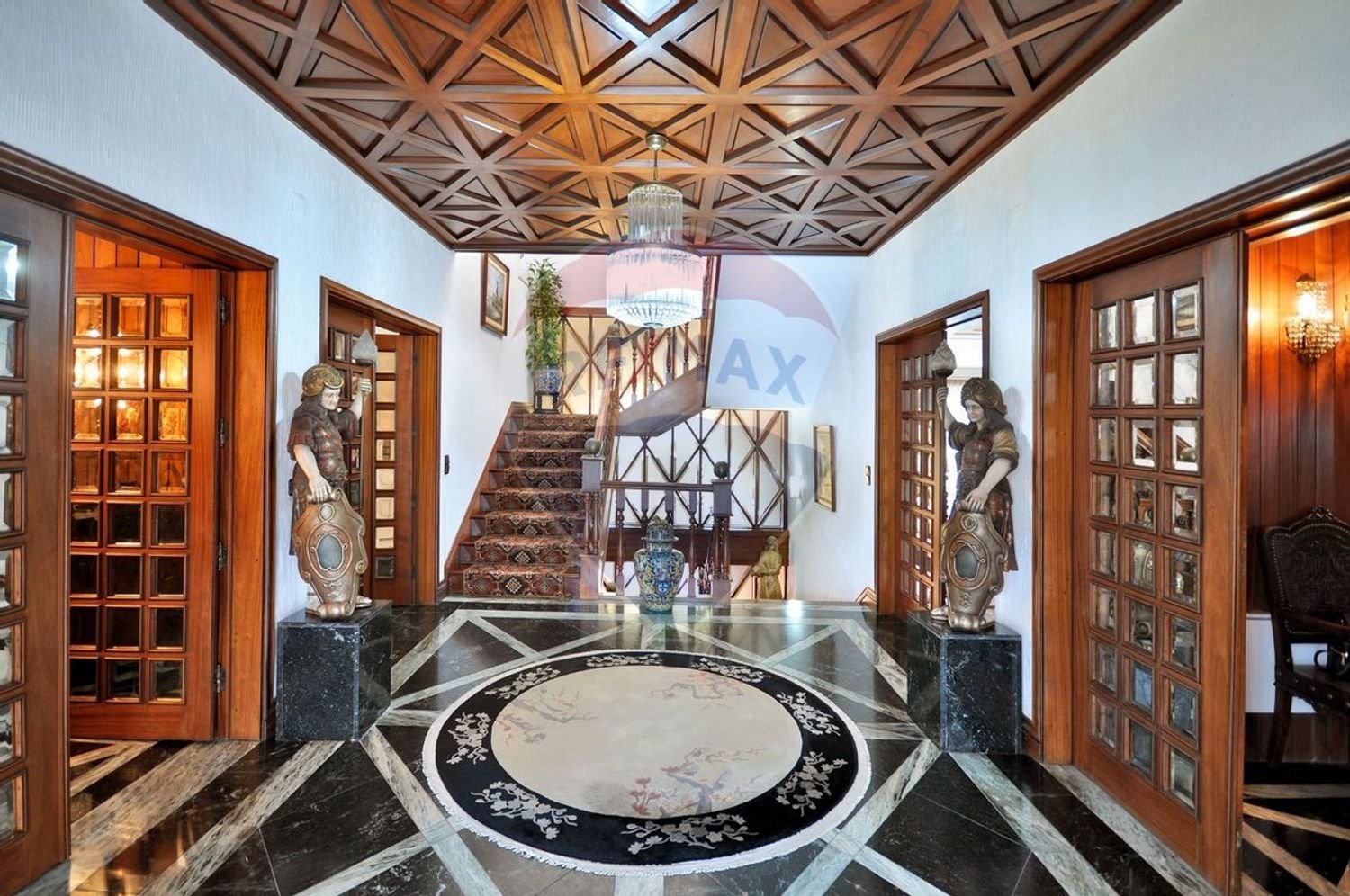 7 bedrooms House in Senhora da Hora, Portugal No. 170633