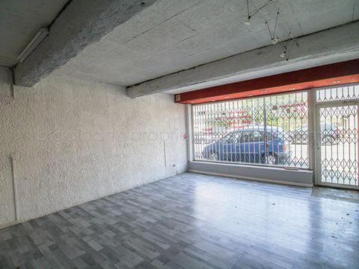 1 bedroom Factory in Sorgues, France No. 18844