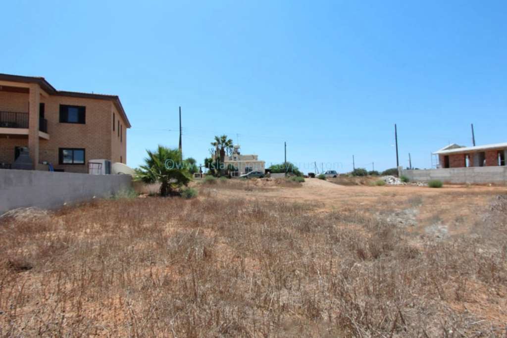  Villa in Deryneia, Cyprus No. 24082