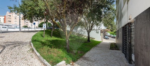 78m² Commercial property in Amadora, Portugal No. 288383 9