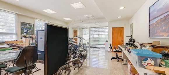 78m² Commercial property in Amadora, Portugal No. 288383 5