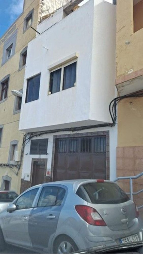 4 bedrooms House in Las Palmas De Gran Canaria, Spain No. 244975